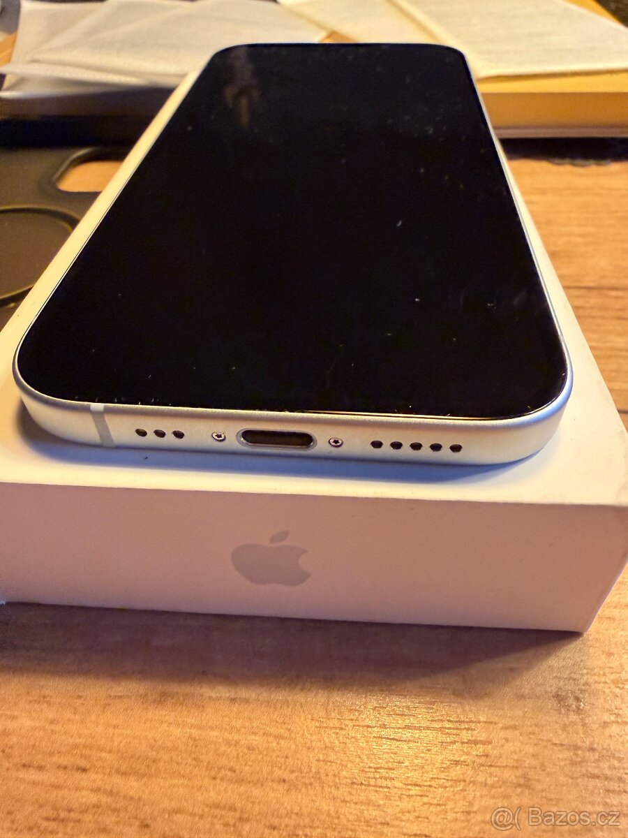 Iphone 15 Top stav, příslušenství - 5