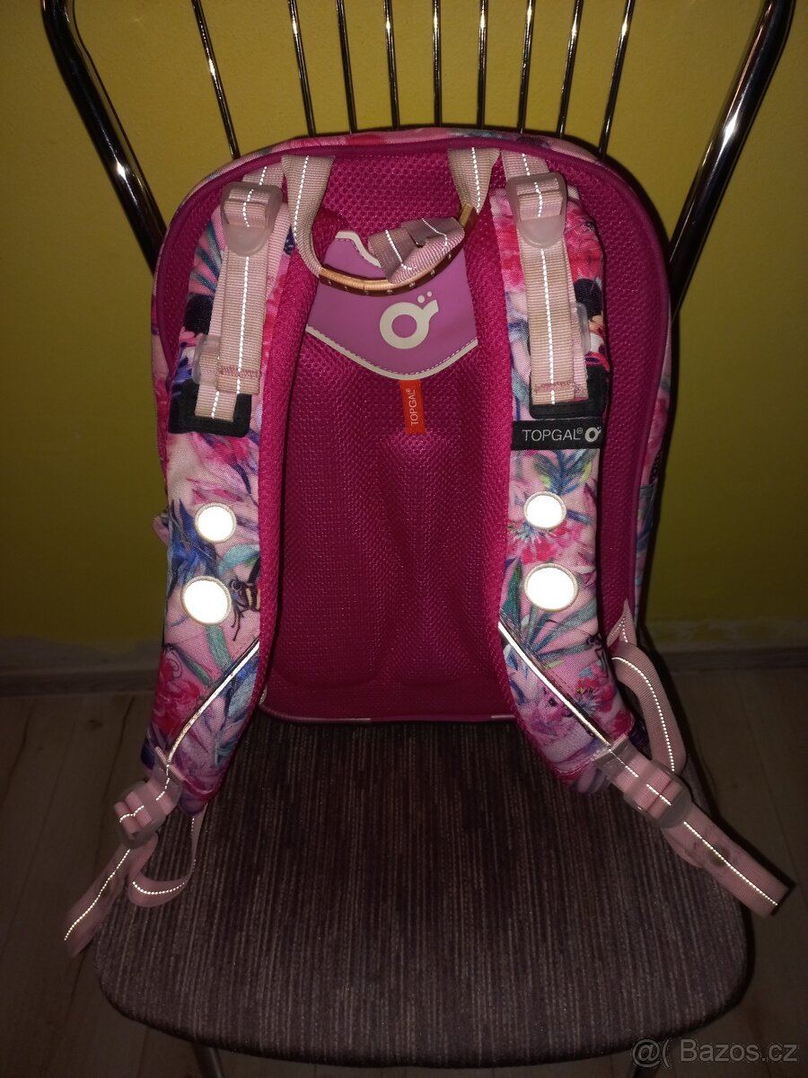 Batoh s penálem zn. Topgal 1 - 5