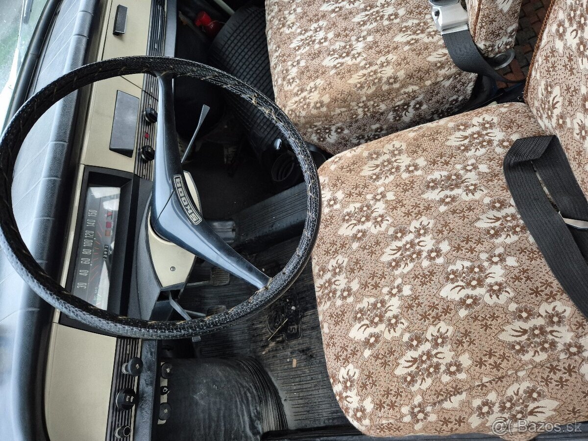 Škoda 100 prvomodel - 5