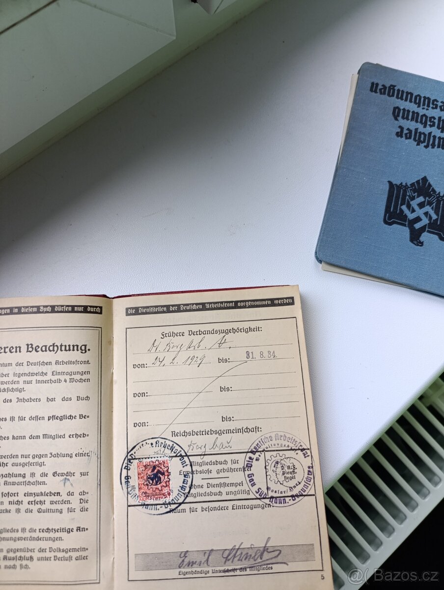 Staré německé doklady z války včetně razítek. - 5