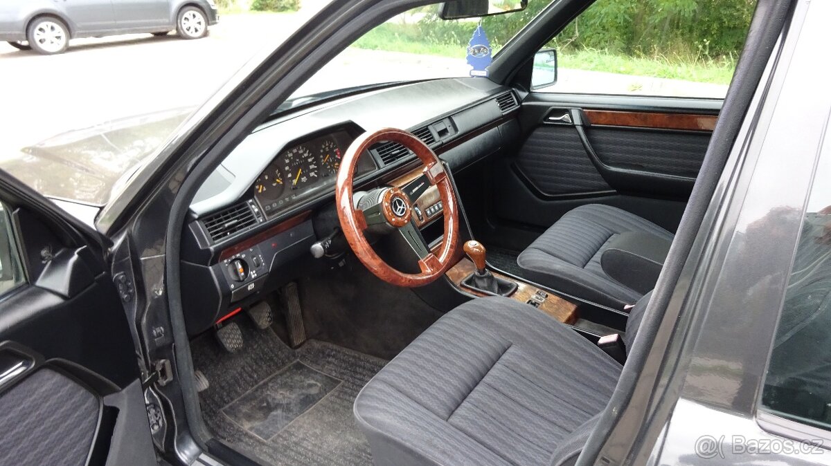 Mercedes - Benz W124 - 5