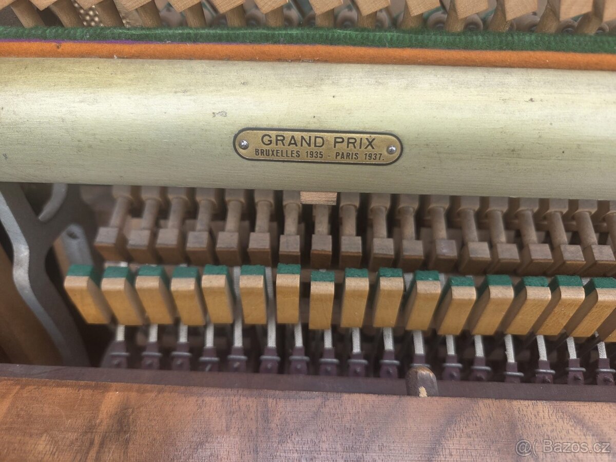 Piano Petrof - 5
