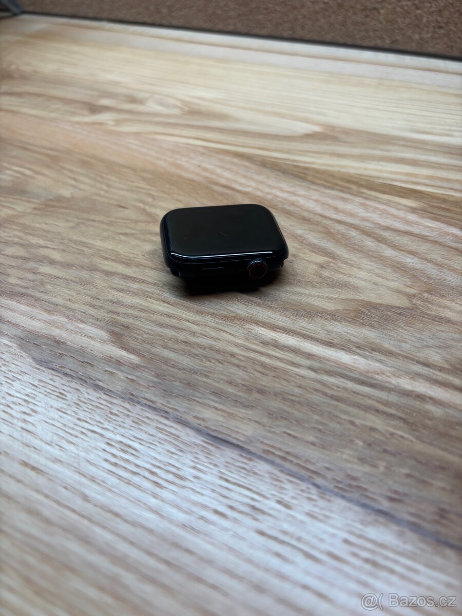 Apple Watch SE 2 generace 44mm cellular - 5