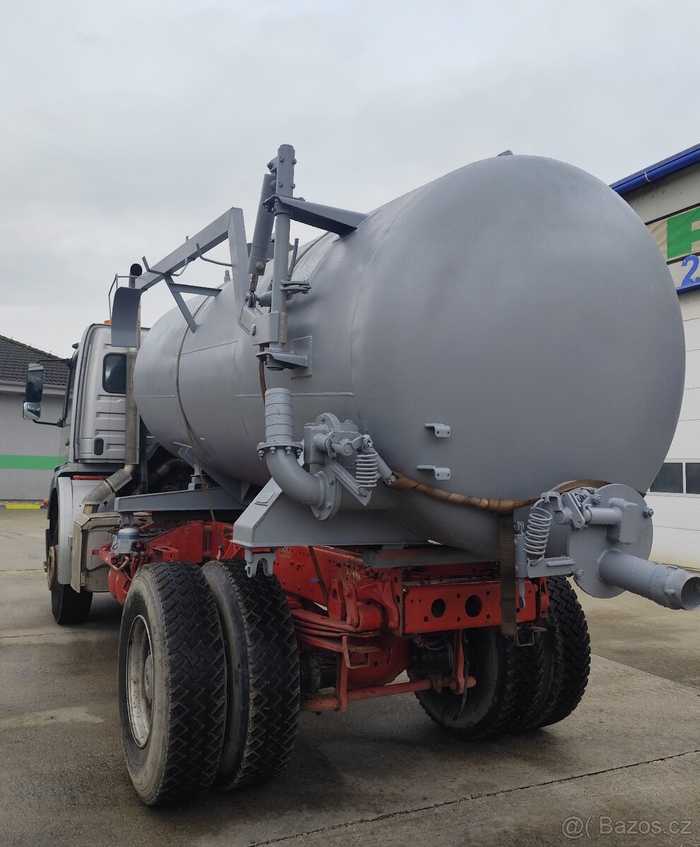 Predám MB AXOR E4 4x2 s cisternou, výborný stav - 5
