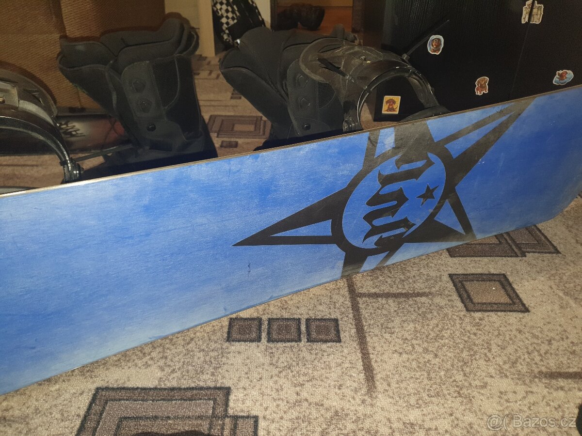 Snowboard s vázáním a botama - 5