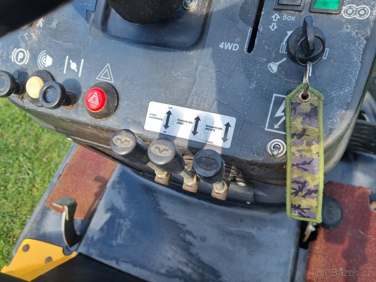 Sekací traktůrek Cub Cadet cc2250 rdh 4x4 s hydraulikou - 5