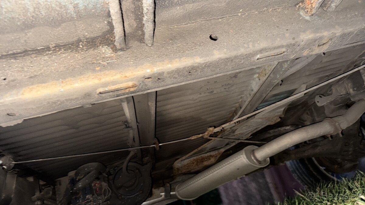 Volkswagen Caravelle T4 – 2.5 TDI 111 kW – 8 míst - 5