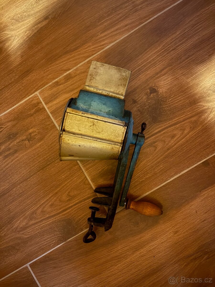 Retro mlýnek na strouhanku - 5