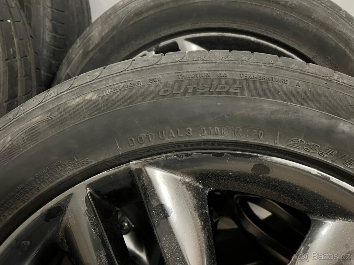 235/55/19 - 5