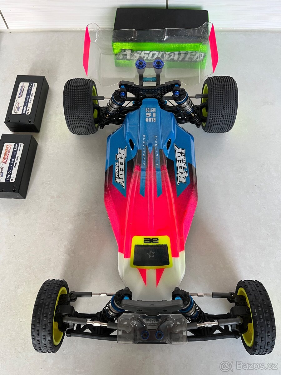 RC auto Team Associated B 6.3 - 5