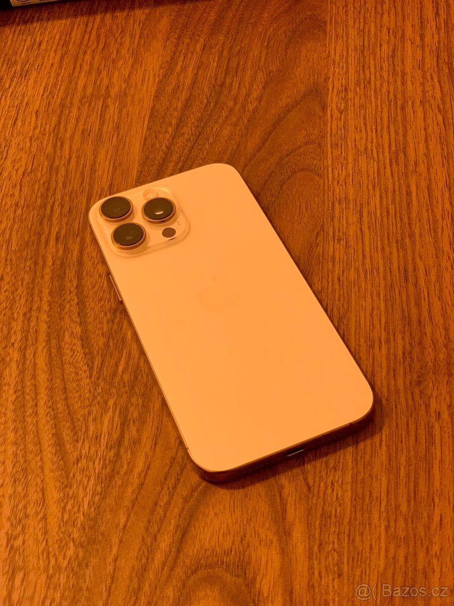 Prodám iPhone 16 Pro Max 256GB pouštní titan - 5