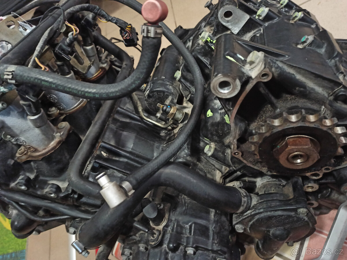 Motor kompletní Triumph - 5