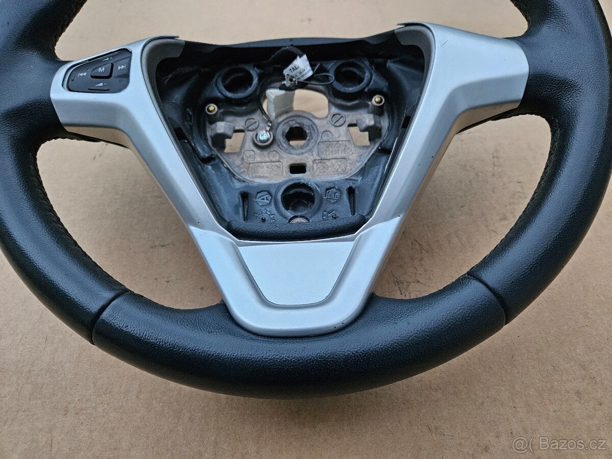 Ford Fiesta mk7 volant kůže - 5