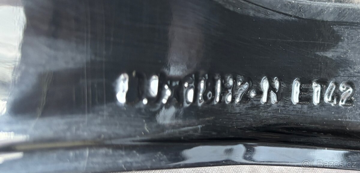 Originální Alu kola Volvo V60 235/45/18 8mm - 5