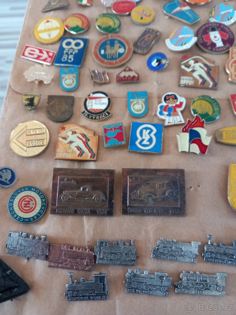 Odznaky různé i vojenské - 5