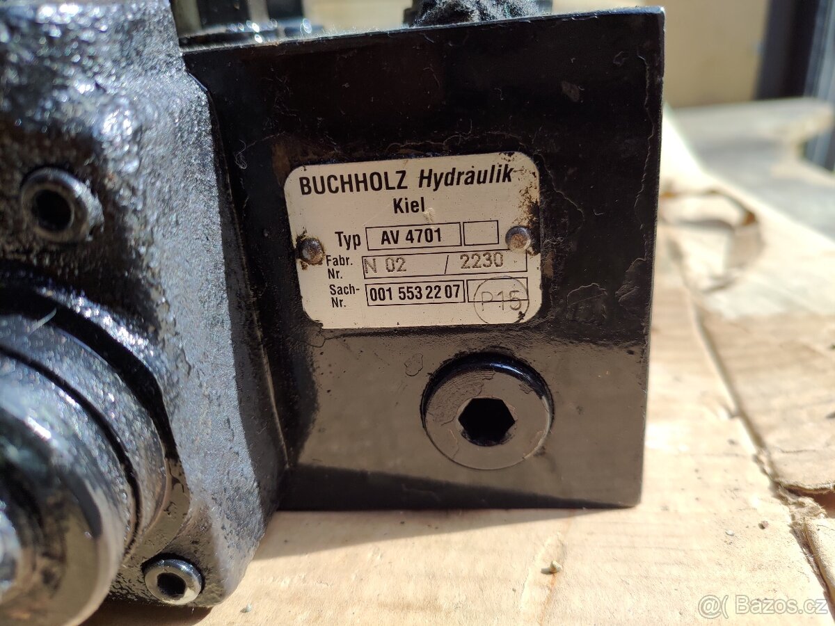 Hydraulický rozvaděč MB Unimog - 5