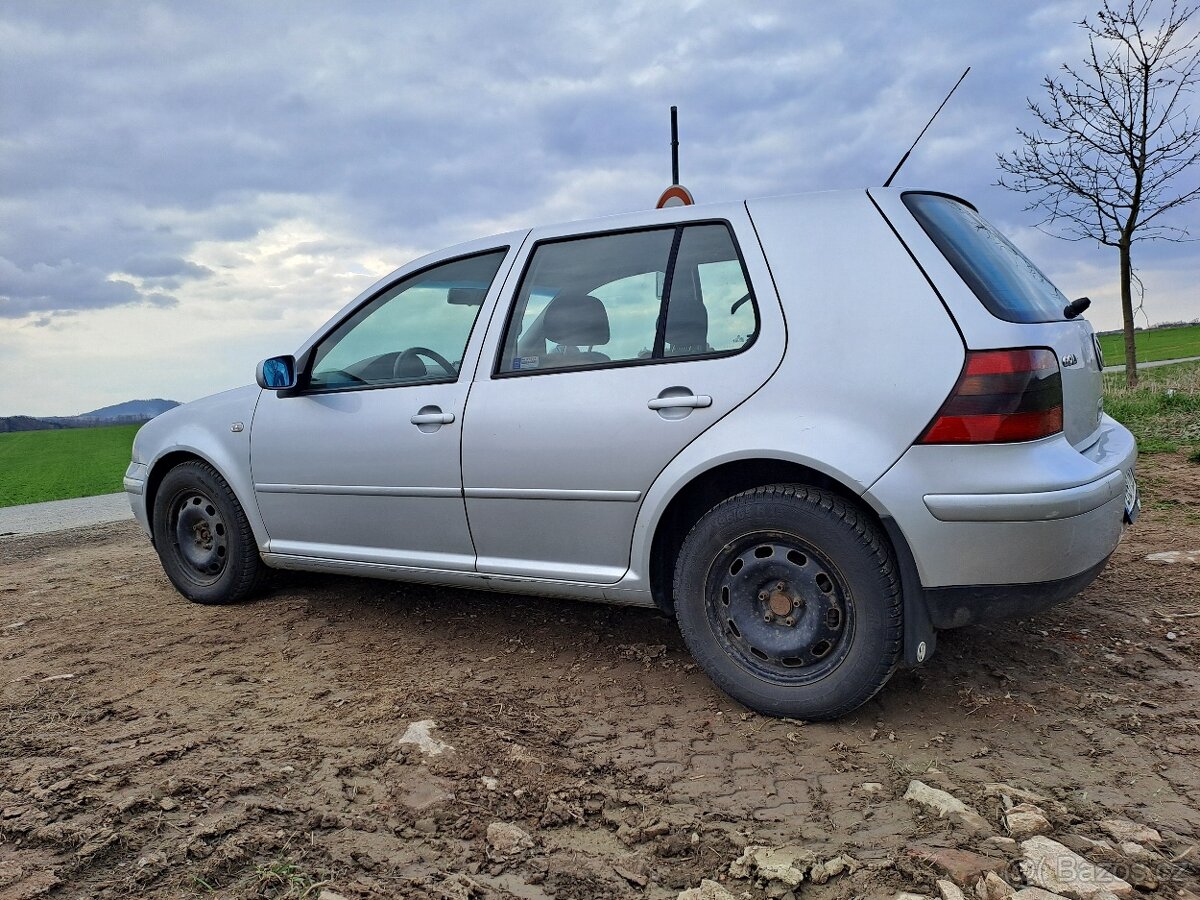 Volkswagen Golf 1.6 - 5