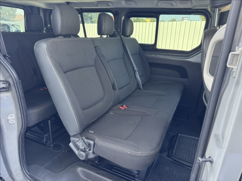 Prodám Renault Trafic 1,6 DCi 8míst WEBASTO tažné ČR - 5