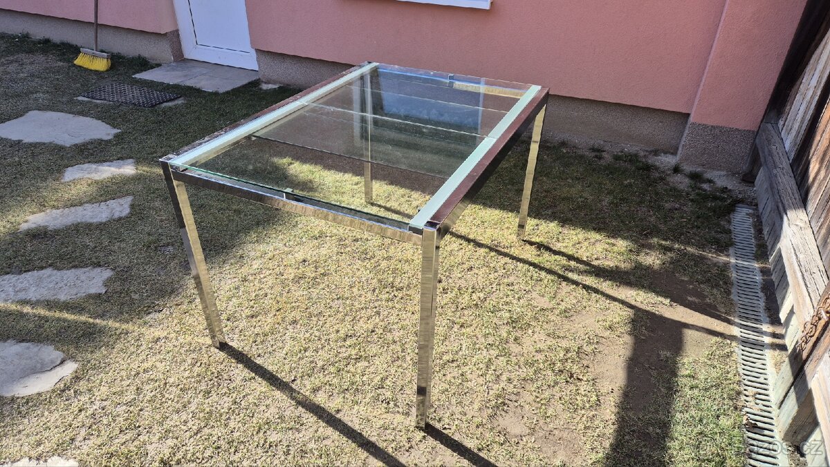 Skleneny jidelni stul - 5