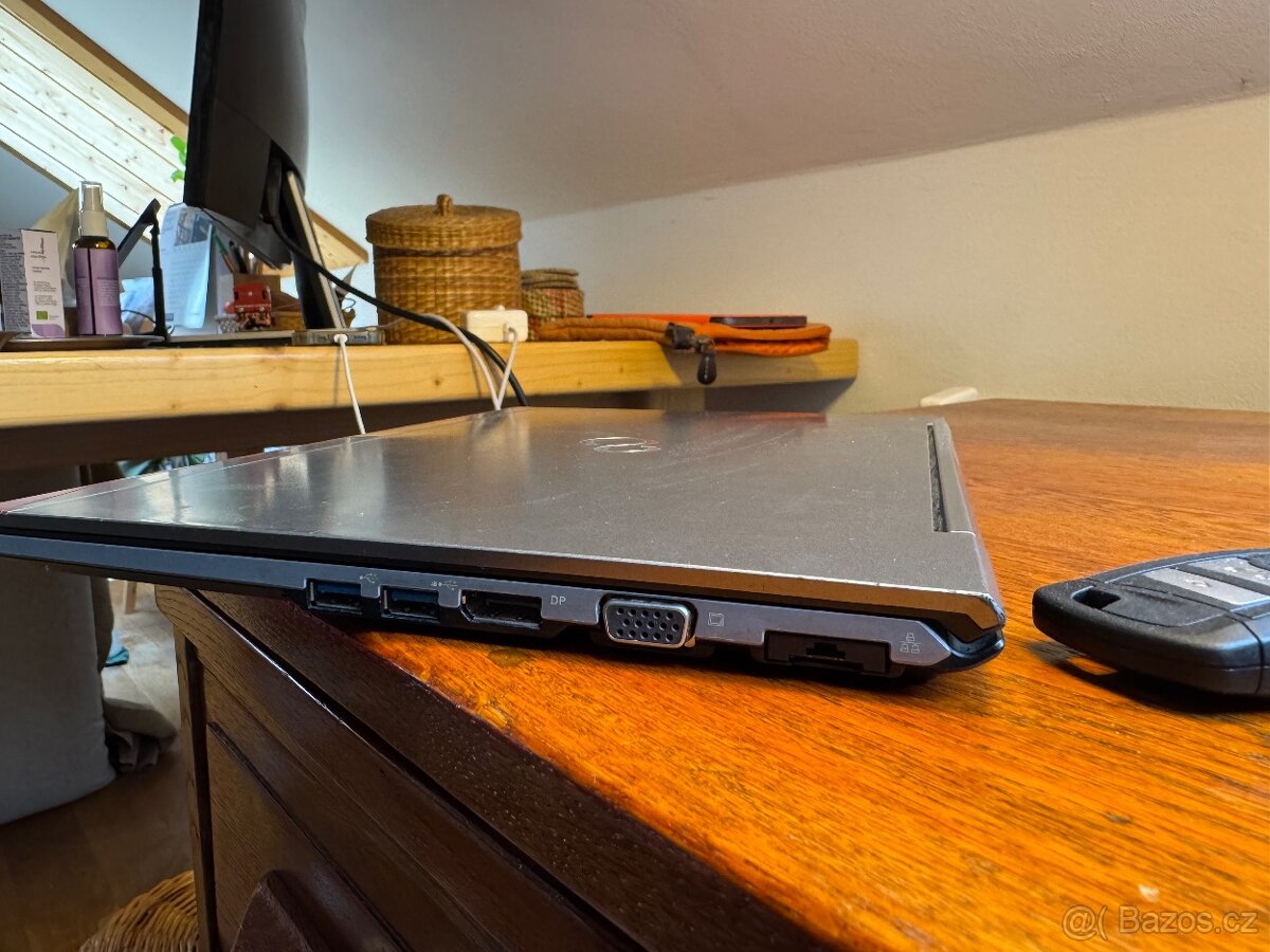 Tenký notebook fujitsu lifebook u945 - 5