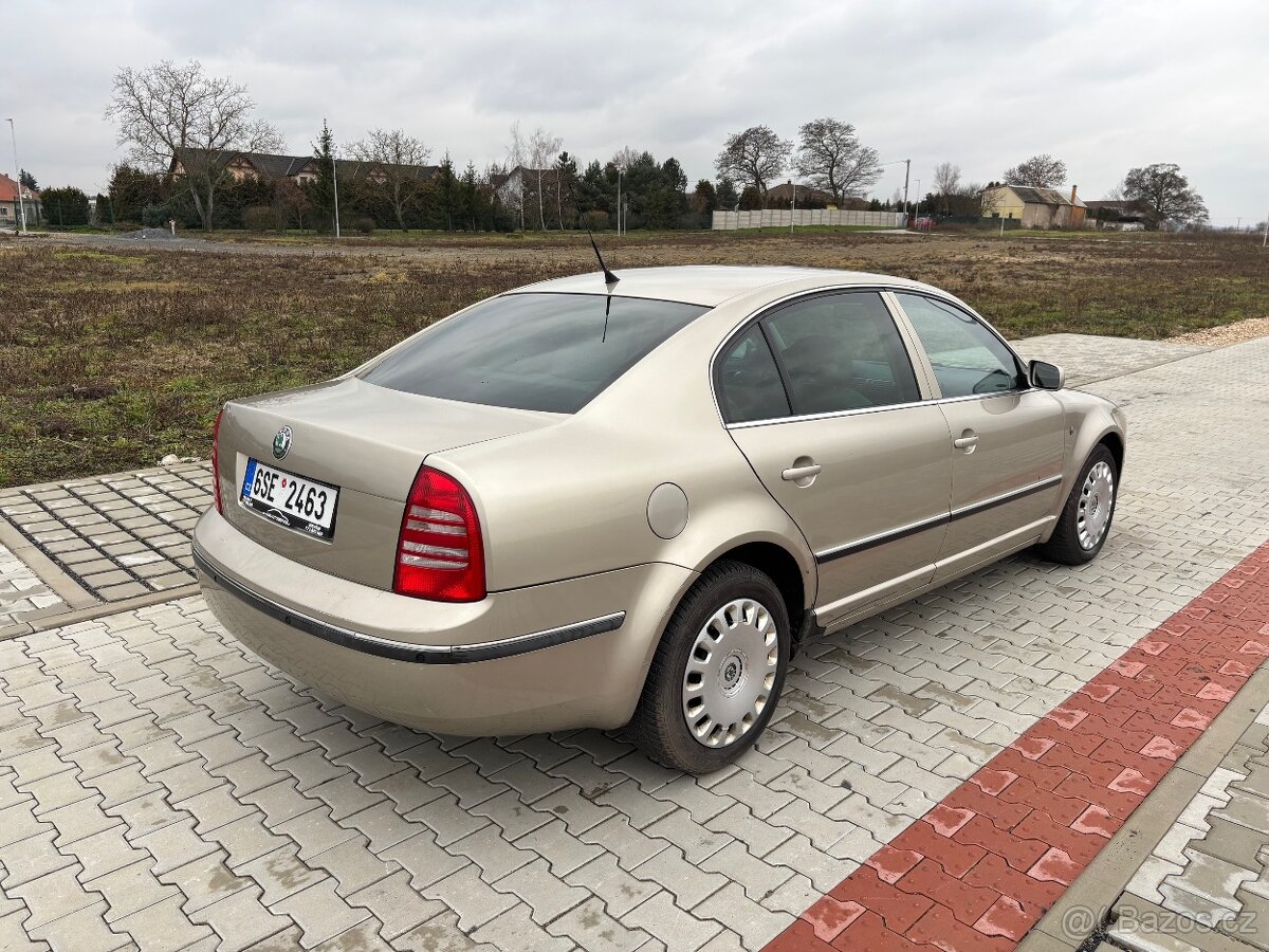 Škoda Superb 1 - 5
