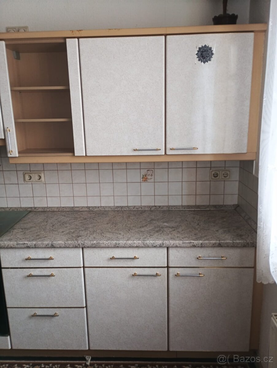 Kuchyňská linka lesklá s lednicí - 5