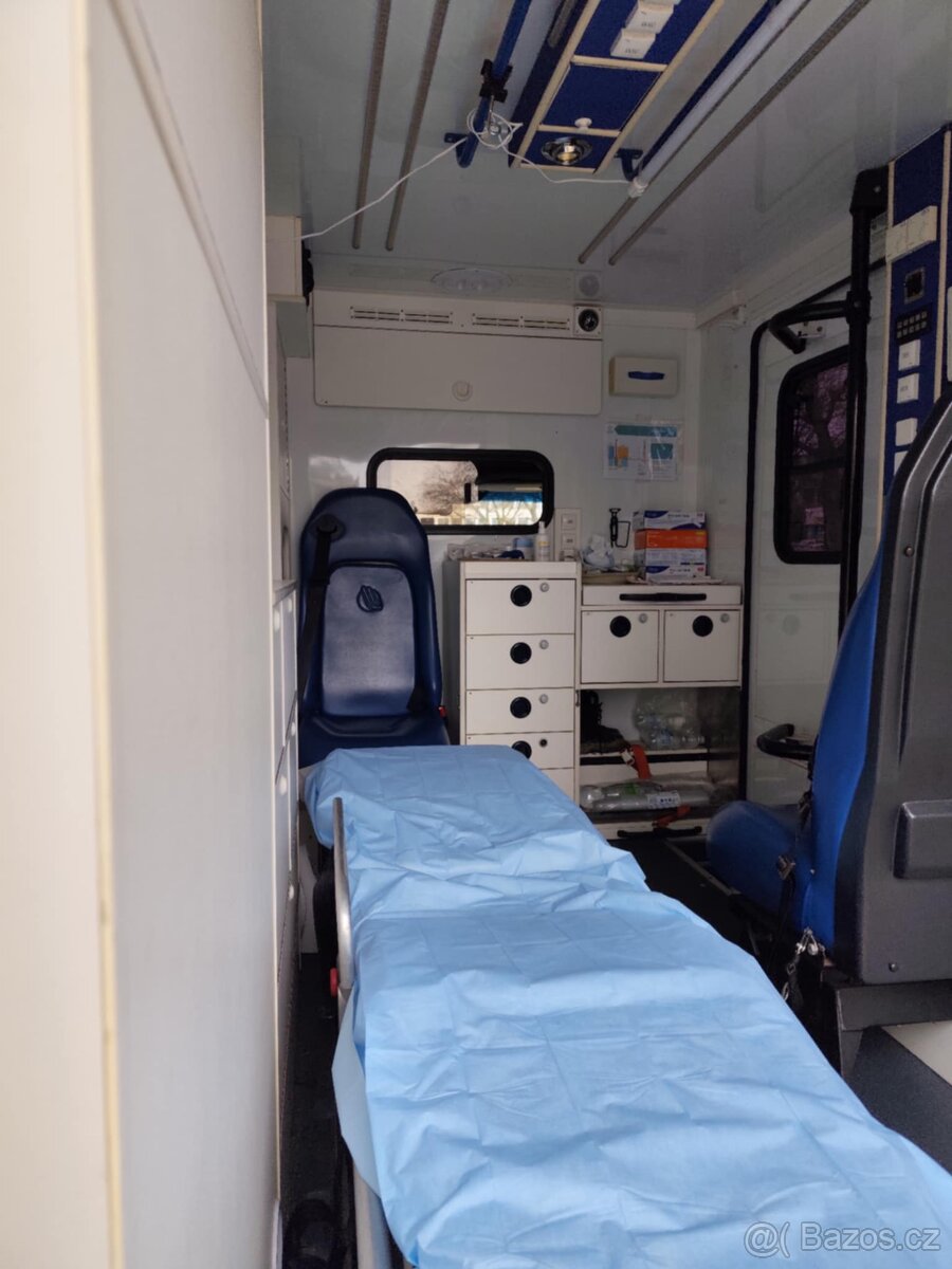 Sanitní vůz, Sanitka, Ambulance, Karavan - 5