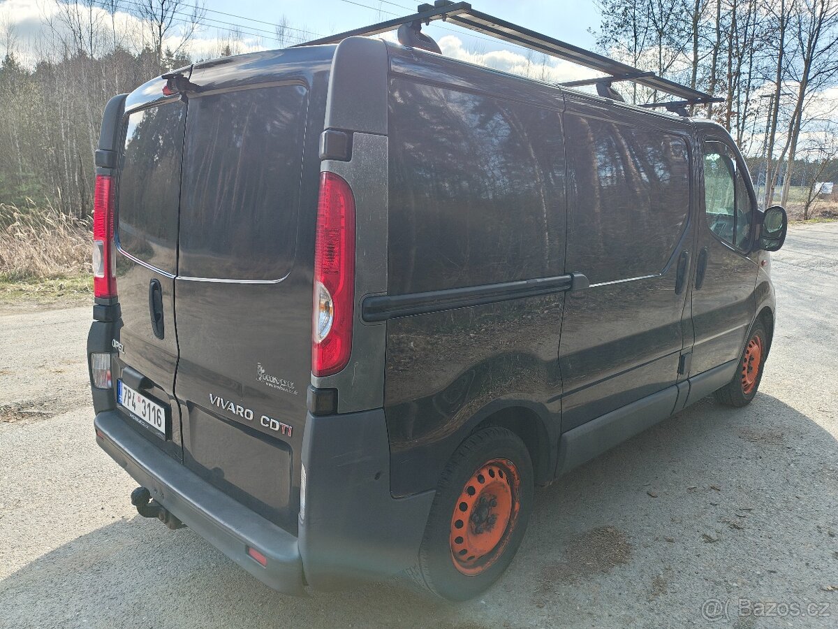 Opel Vivaro 2,0CDTI, rok 2008 - 5