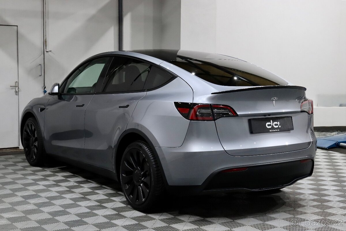 Tesla Model Y Long Range Dual Motor AWD REZERVOVÁNO - 5