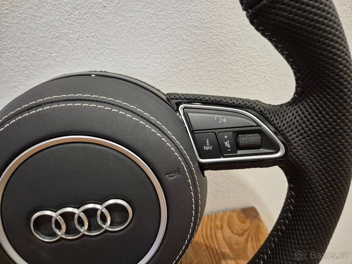 AUDI MULTIFUNKCNY PERFOROVANÝ VOLANT - 5