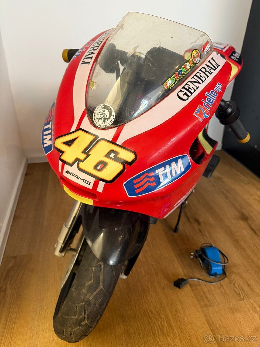 Rezervace PEG PEREGO VALENTINO GP DUCATI ROSSI 2011 - 5