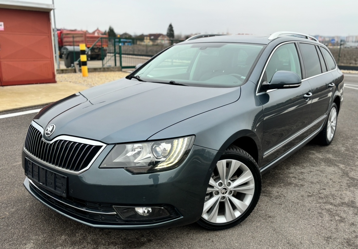 ŠKODA SUPERB 2.0 TDI ELEGANCE PLUS FACELIFT COMBI - 5