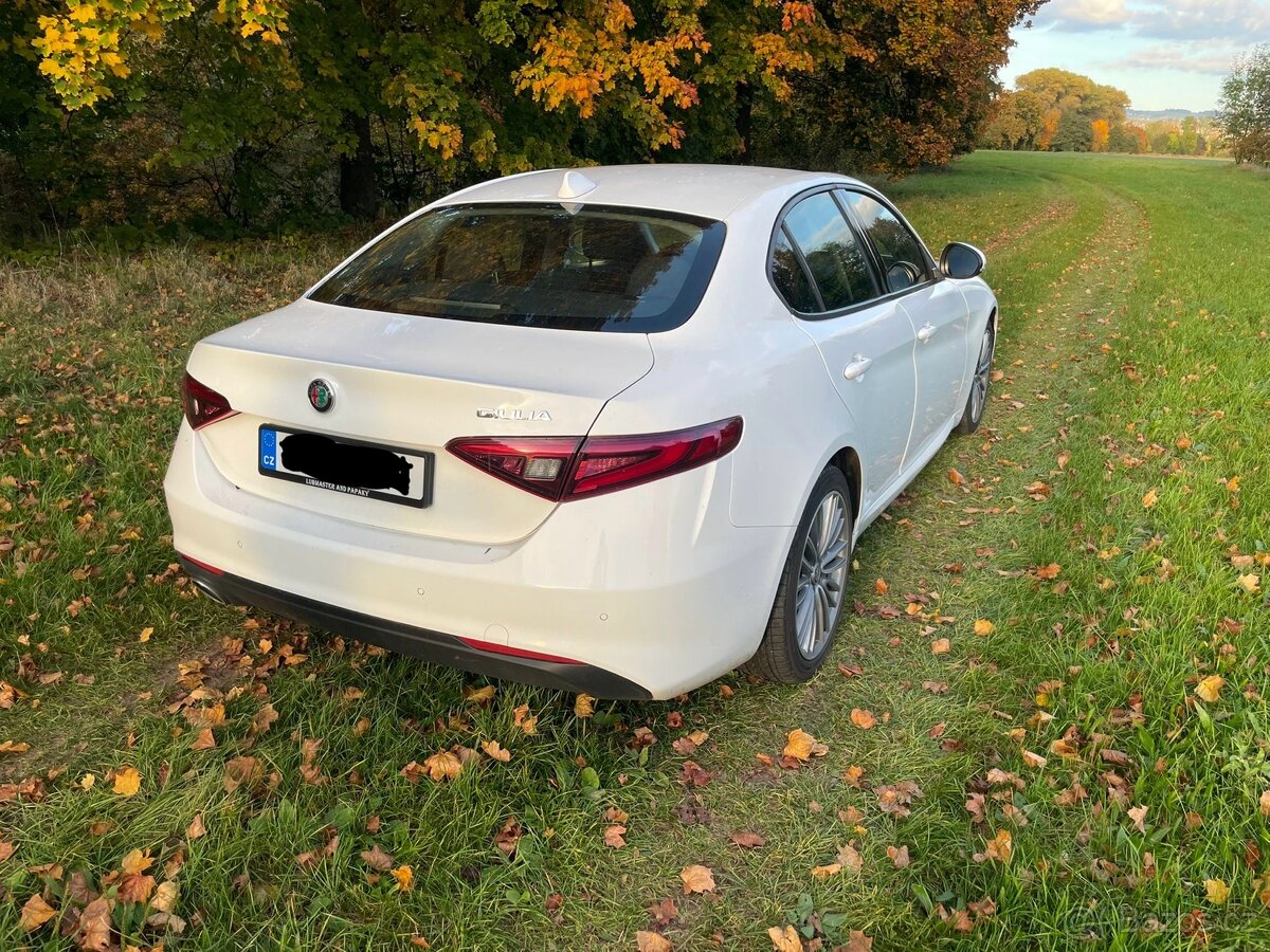 Alfa Romeo Giulia - 5