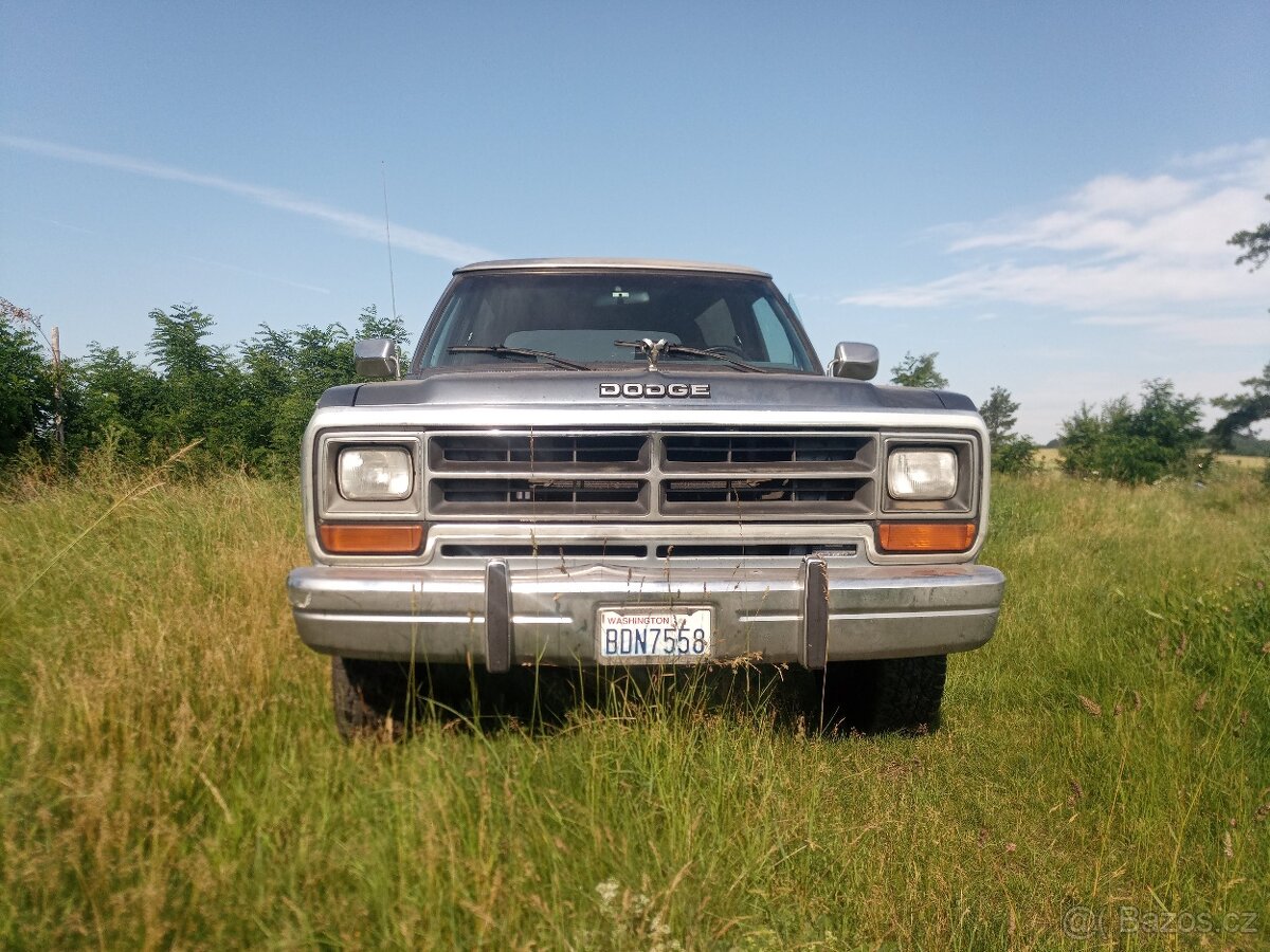 Dodge ramcharger