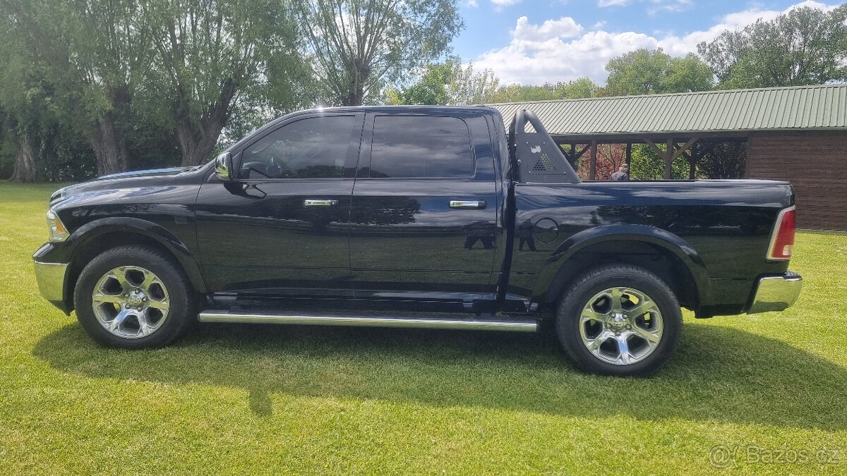 DODGE RAM 1500 Laramie 4x4 5.7 hemi LPG