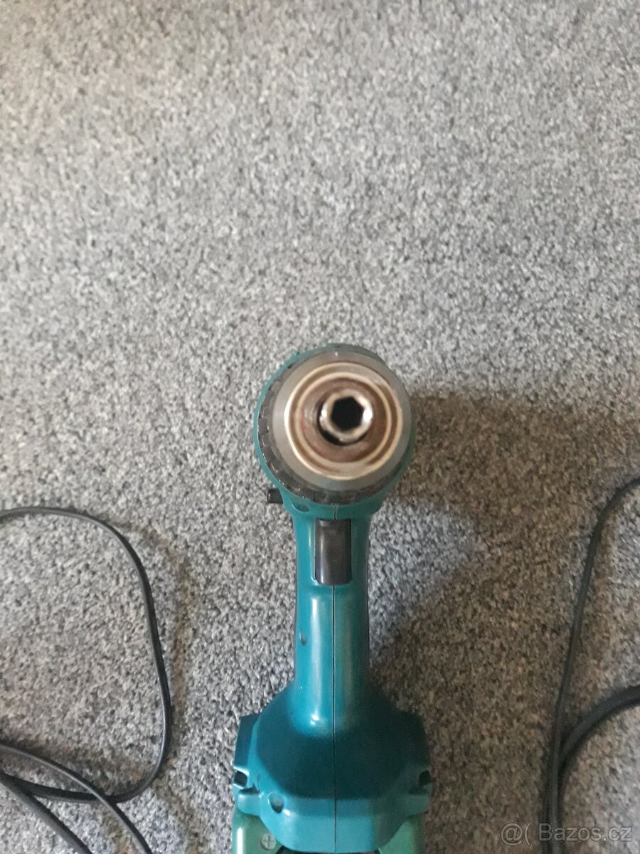 AKU  UTAHOVÁK,  AKU  VRTAČKU  ZN.  MAKITA - 5