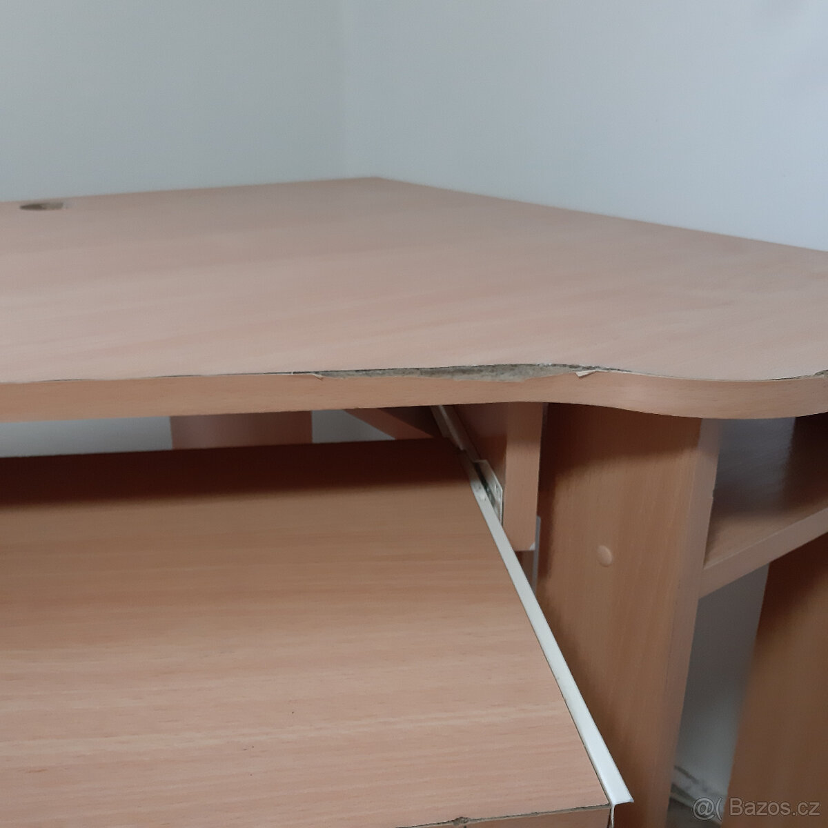 Prodám rohový počítačový stůl - 5