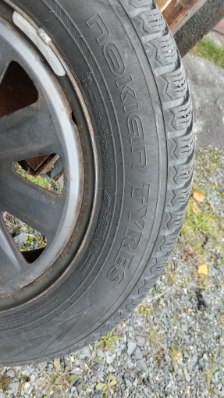 Prodám zimní pneumatiky 215/65 R17 - 5