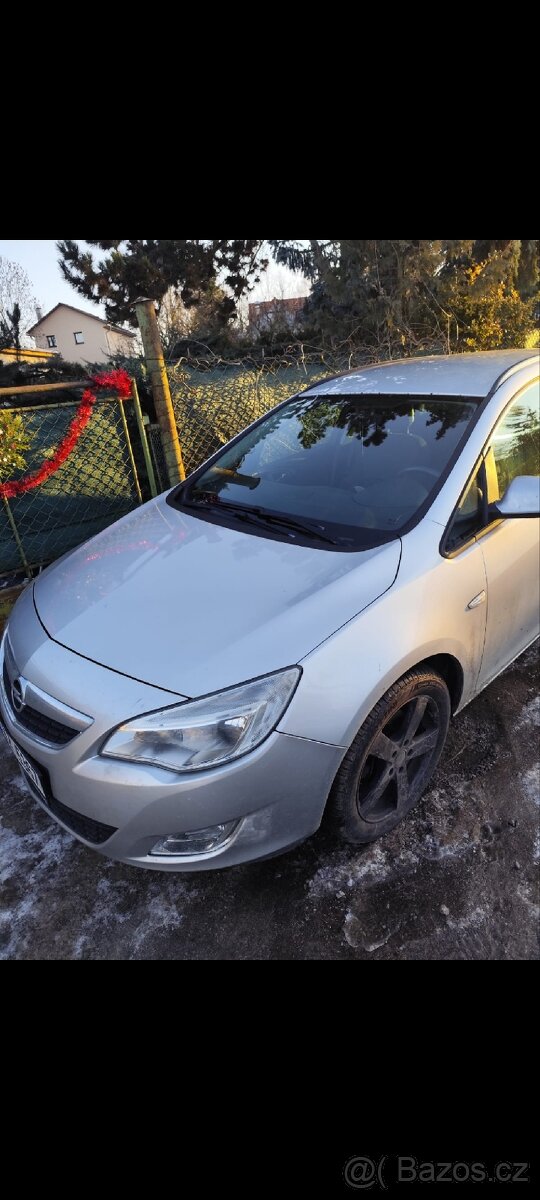 Prodam Opel Astru sport tourneo 2012 - 5