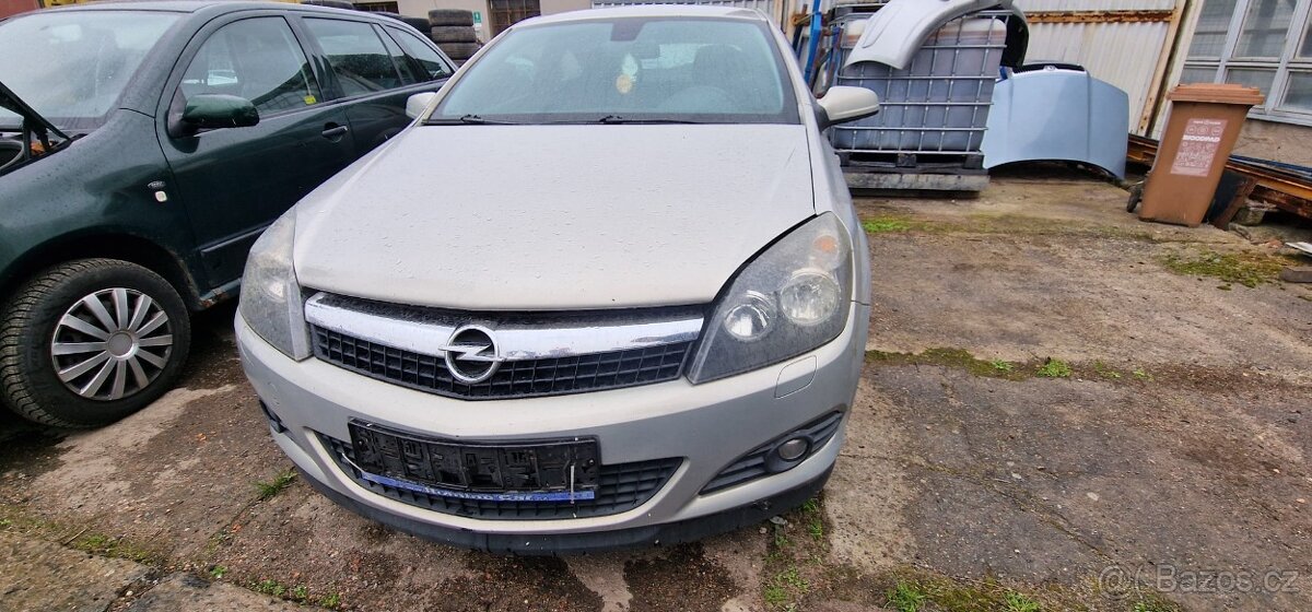 Opel Astra GTC - 5