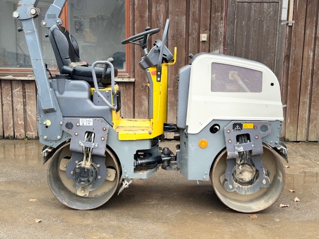 Vibrační válec Dynapac CC800 - 5