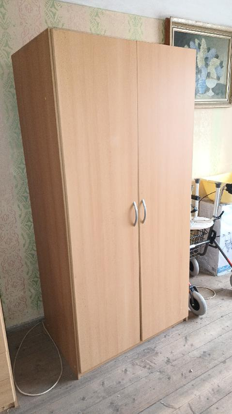 2 skříně šatní - 5