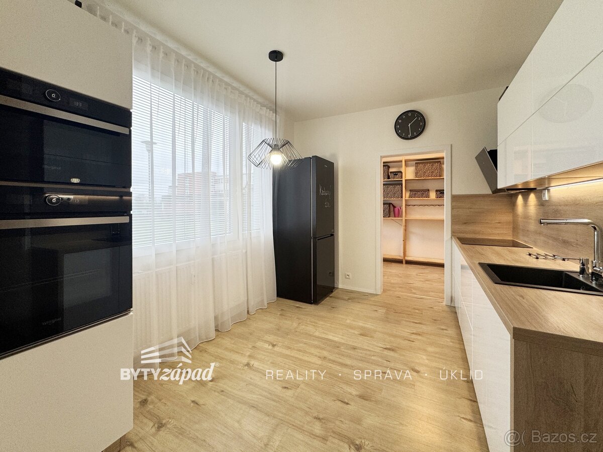 Pronájem bytu 3+1, 84 m2 po kompletní rekonstrukci, v přízem - 5