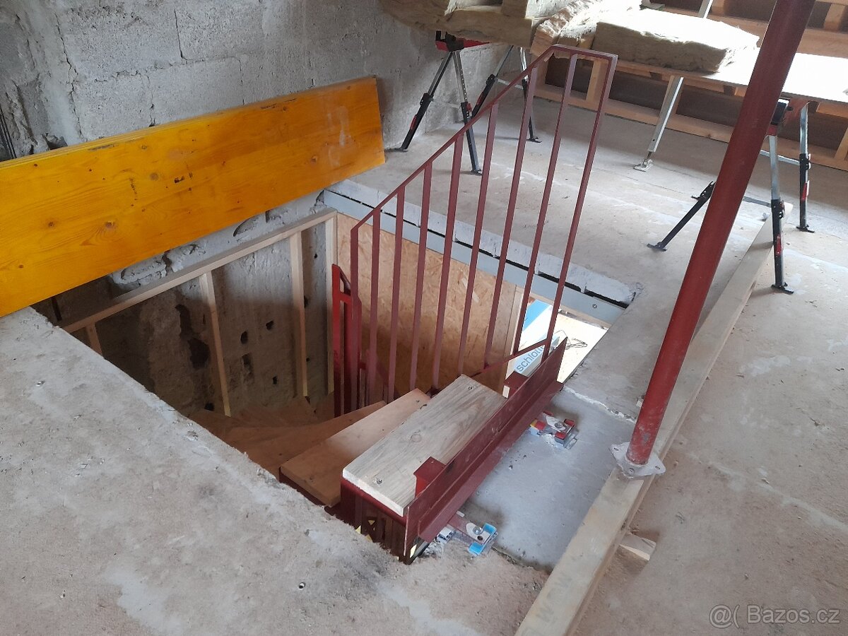 Schody ocelové levé, tvar U, výška 268 cm - 5