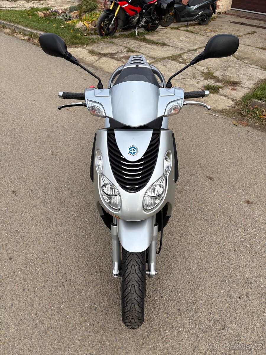 Piaggio Carnaby 200 - 5