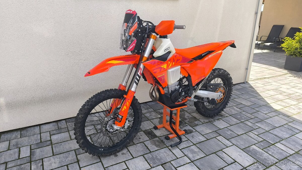 KTM EXC 500 SIX DAYS, 2025, nová CZ,najeto 500 km,14 mth