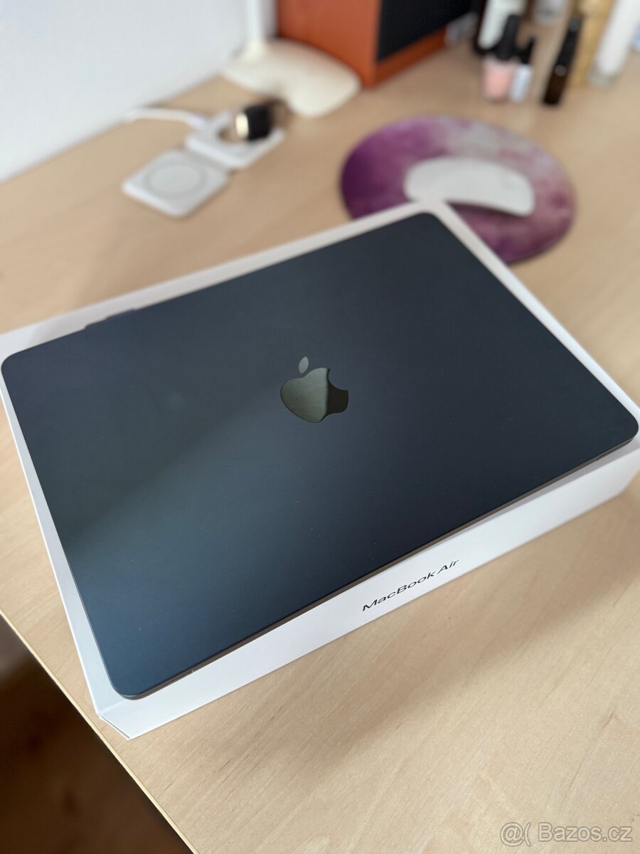 MacBook Air 13" M2 CZ + 8 GB - 5
