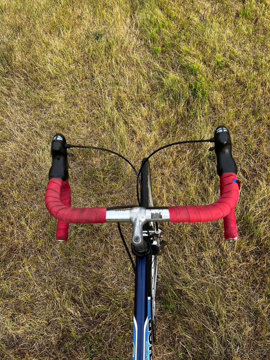 Silniční kolo Author C2000S - 5