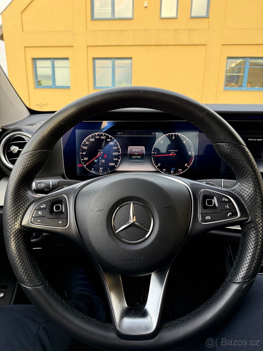 Mercedes-aBenz E - 5