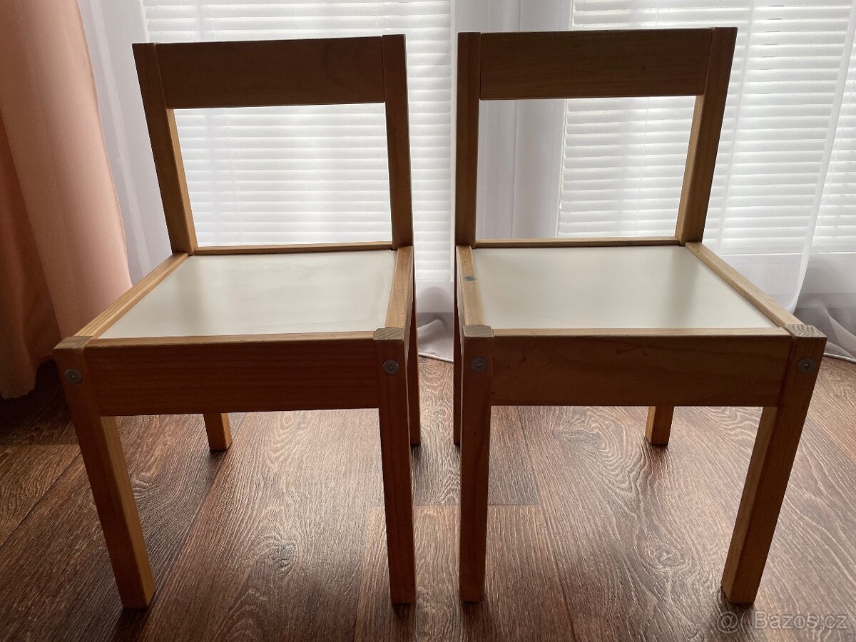 Dětský stoleček se dvěmi židlemi - zachovalé, komplet - 5